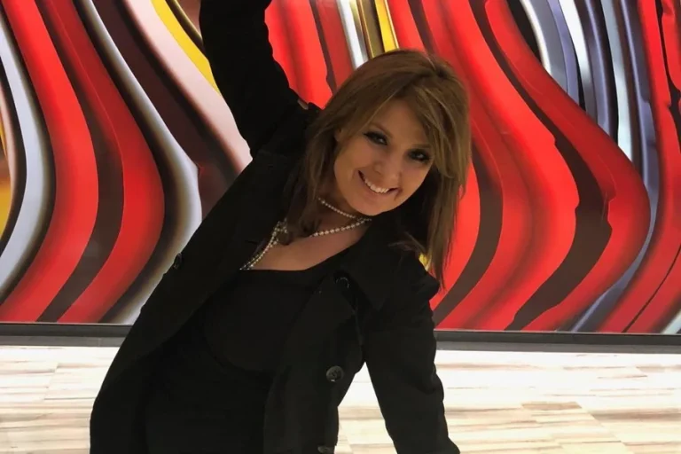 Sharon Crowley Age, Career, and Public Interest